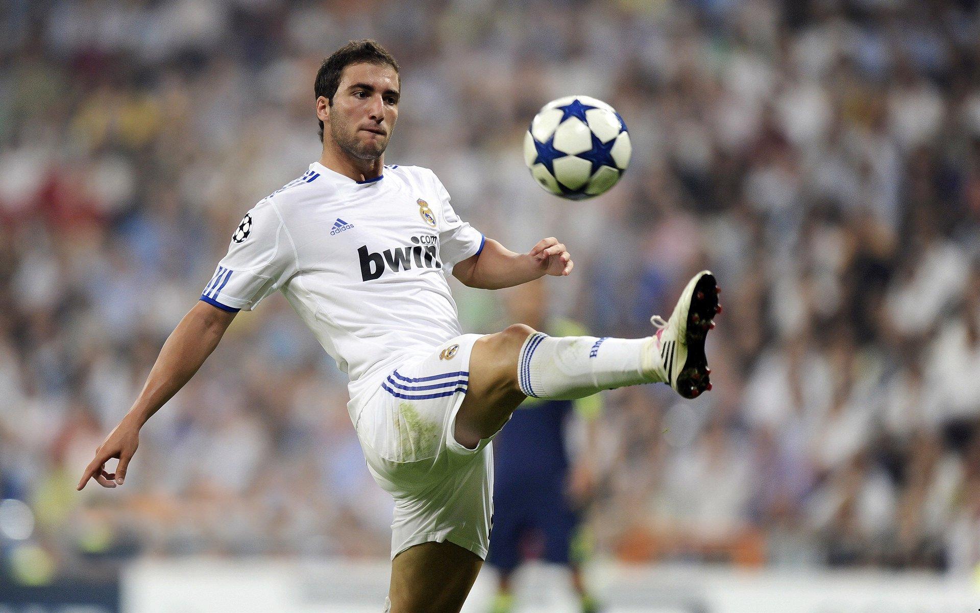 迪乌夫谈位置适应，为团队利益，右路新角色亦全力以赴