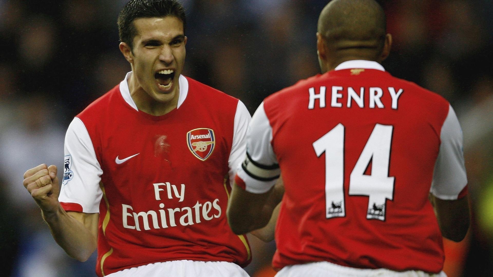 拉什福德独造三球展现巅峰状态，曼联主场大胜延续争冠希望